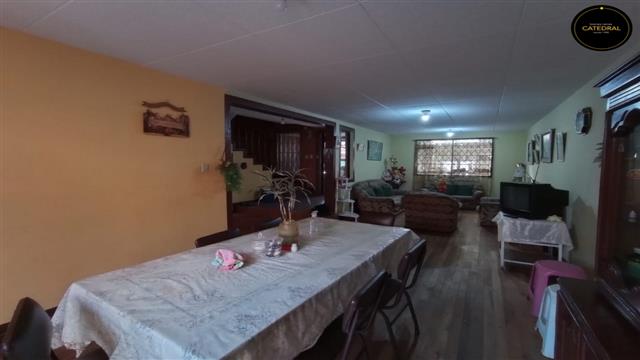 Villa Casa de Venta en Cuenca Ecuador sector Isabel la Catolica