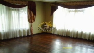 Villa Casa de Venta en Cuenca Ecuador sector Av. 10 de Agosto