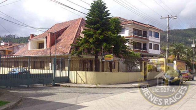 Villa Casa de Venta en Cuenca Ecuador sector Av. 10 de Agosto