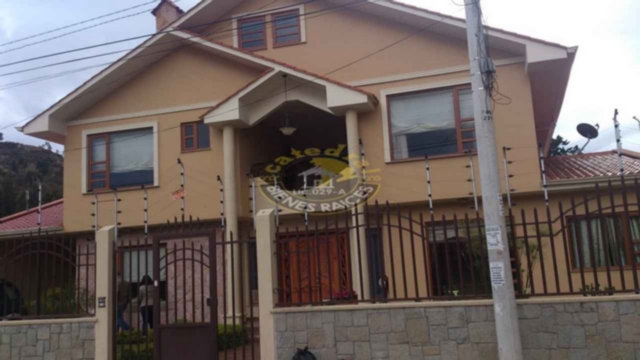 Villa Casa de Venta en Cuenca Ecuador sector Av. Roma