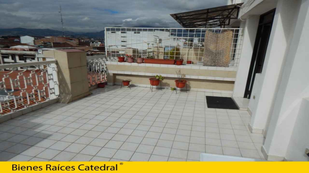 Departamento de Alquiler en Cuenca Ecuador sector Edificio Garcia - Simon Bolivar