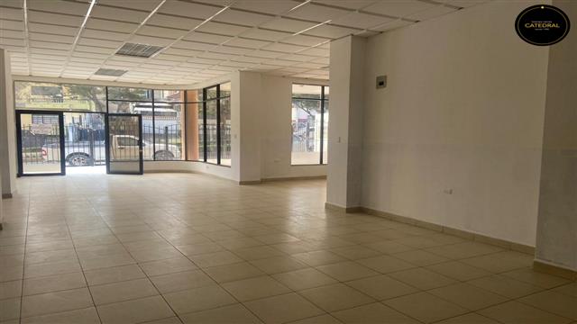 Local Comercial/Oficina de Alquiler en Cuenca Ecuador sector Azogues Av. Rumiñahui