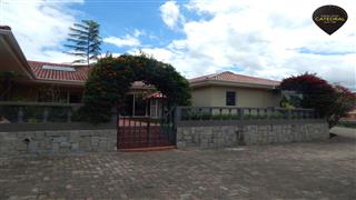 Villa Casa de Venta en Cuenca Ecuador sector Challuabamba- Apangoras