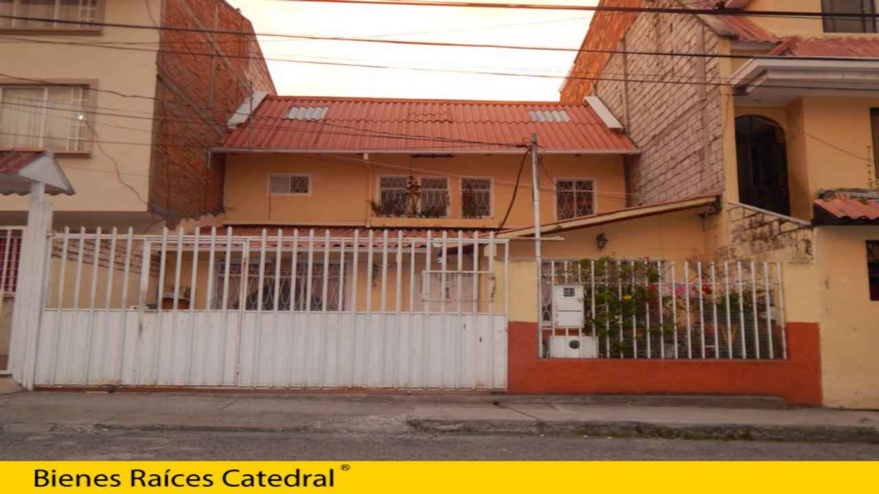 Villa/Casa/Edificio de Venta en Cuenca Ecuador sector Cdla. Tomebamba
