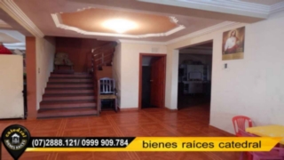 Villa Casa de Venta en Cuenca Ecuador sector Cdla.El Rosal 