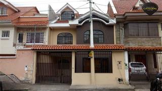 Villa Casa de Venta en Cuenca Ecuador sector González Suárez