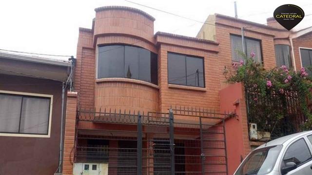 Villa Casa de Venta en Cuenca Ecuador sector Sector Narancay - La Calera.