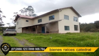 Villa Casa de Venta en Cuenca Ecuador sector Valle-Santa Ana