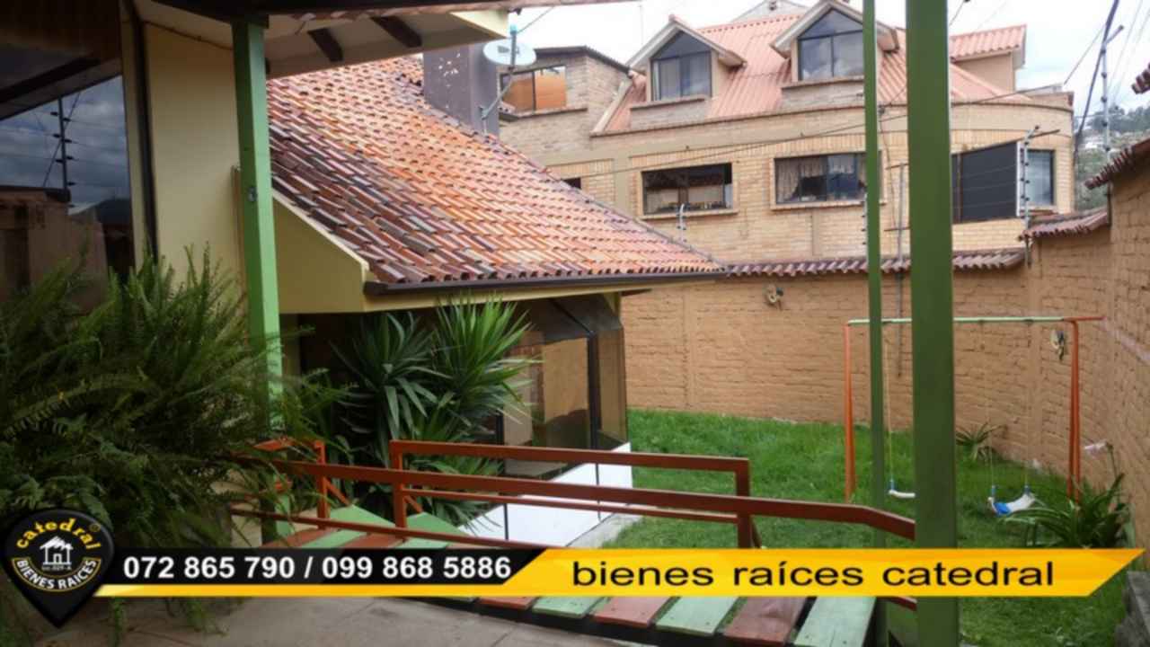 Villa Casa de Venta en Cuenca Ecuador sector Av. González Suárez ( Fybeca )