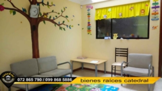 Villa Casa de Venta en Cuenca Ecuador sector Av. González Suárez ( Fybeca )