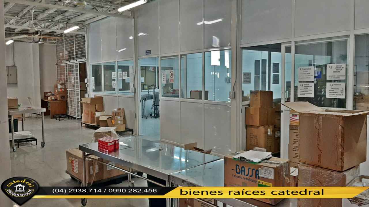 Nave Industrial de Alquiler en Cuenca Ecuador sector Vía a Daule - Parque California