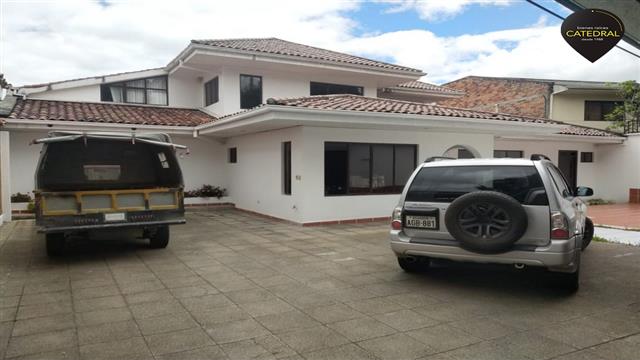 Villa Casa de Alquiler en Cuenca Ecuador sector Remigio Crespo