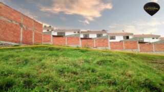 Sitio de Venta en Cuenca Ecuador sector Av. Los Cerezos