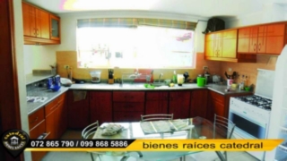 Villa Casa de Venta en Cuenca Ecuador sector Av. Ordoñez Lasso 