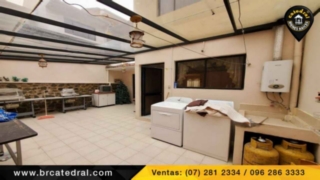 Villa Casa de Venta en Cuenca Ecuador sector Mall Racar