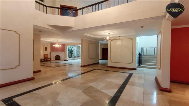 Villa Casa de Venta en Cuenca Ecuador sector Tres Puentes