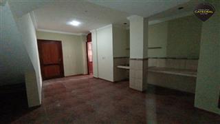 Villa Casa de Venta en Cuenca Ecuador sector San Joaquin - Medio Ejido
