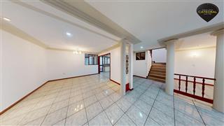 Villa Casa de Venta en Cuenca Ecuador sector Av. Primero de Mayo 