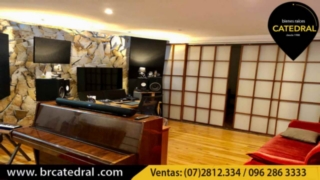 Villa Casa de Venta en Cuenca Ecuador sector CREA