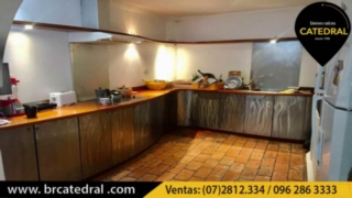 Villa Casa de Venta en Cuenca Ecuador sector CREA