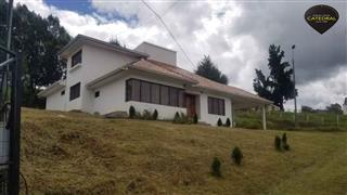 Villa Casa de Alquiler en Cuenca Ecuador sector Via. Monay Baguanchi Paccha