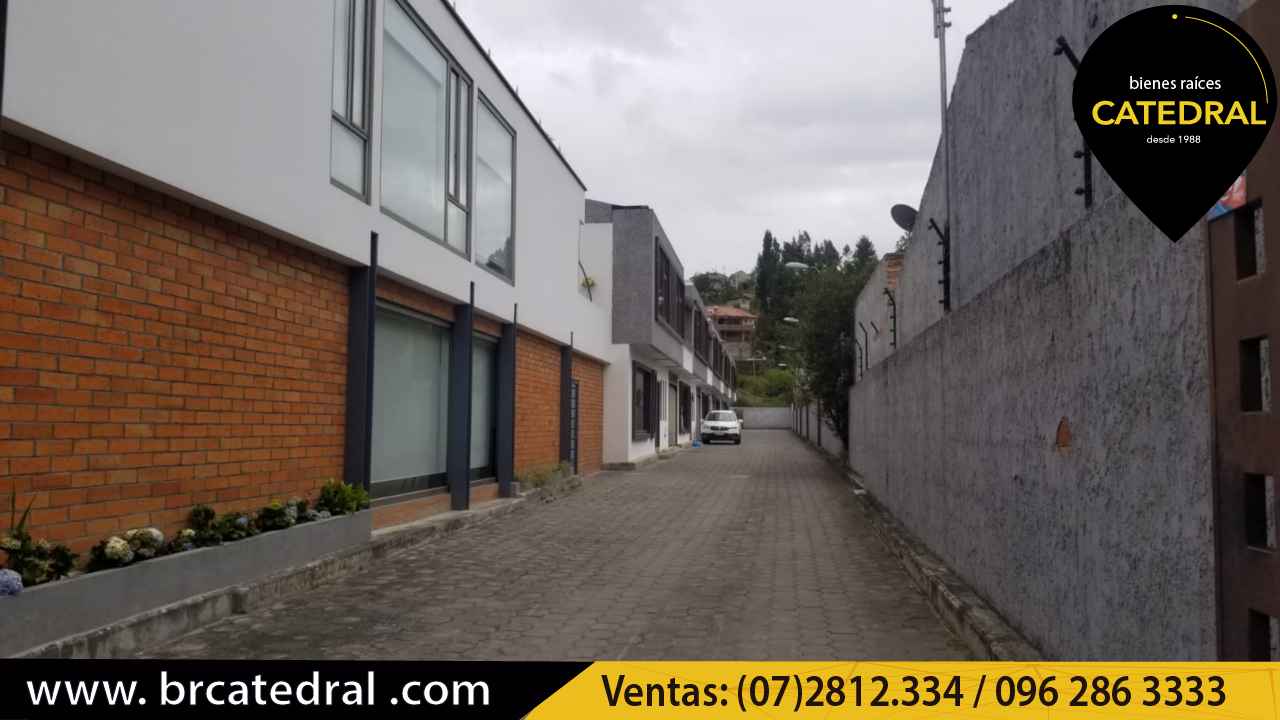 Villa/Casa/Edificio de Venta en Cuenca Ecuador sector Jardines del Río