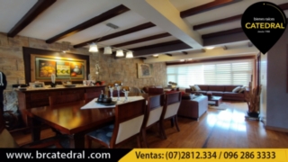 Villa Casa de Venta en Cuenca Ecuador sector Puertas del Sol