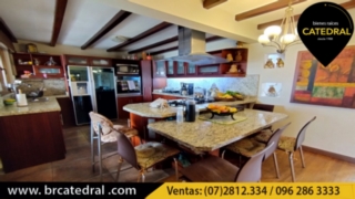 Villa Casa de Venta en Cuenca Ecuador sector Puertas del Sol