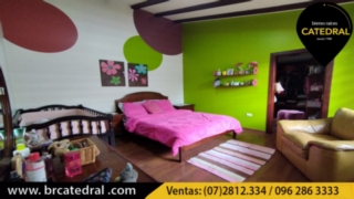 Villa Casa de Venta en Cuenca Ecuador sector Puertas del Sol