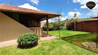 Villa Casa de Venta en Cuenca Ecuador sector Cdla. Los ingenieros 