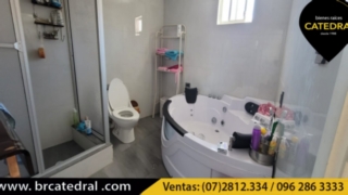 Villa Casa de Venta en Cuenca Ecuador sector Av. 12 de Abril