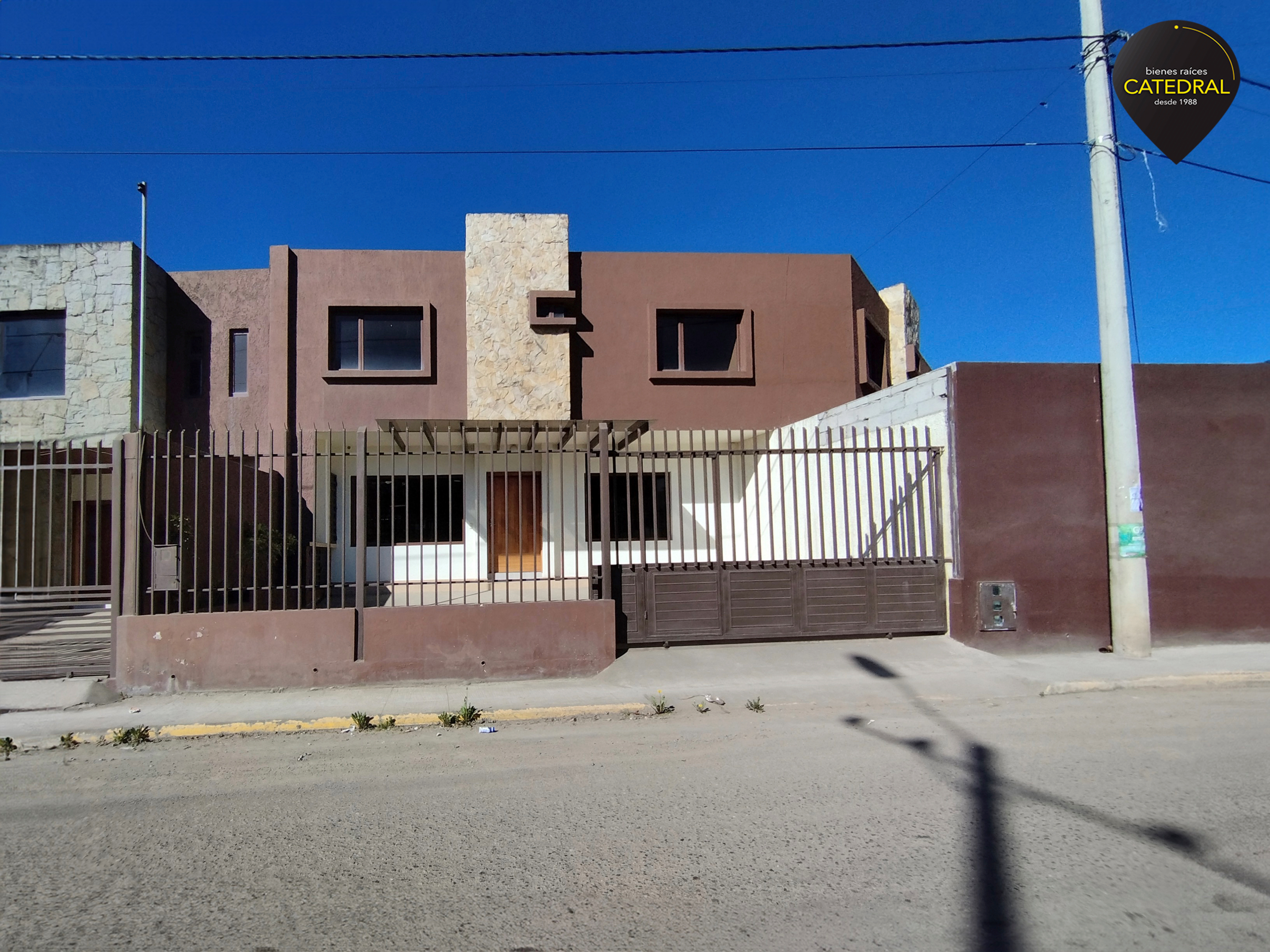 Villa/Casa/Edificio de Venta en Cuenca Ecuador sector Av. 12 de Octubre 