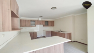 Villa Casa de Venta en Cuenca Ecuador sector Autopista y Av. 12 de octubre