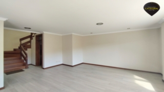 Villa Casa de Venta en Cuenca Ecuador sector Autopista y Av. 12 de octubre
