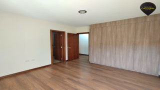 Villa Casa de Venta en Cuenca Ecuador sector Autopista y Av. 12 de octubre