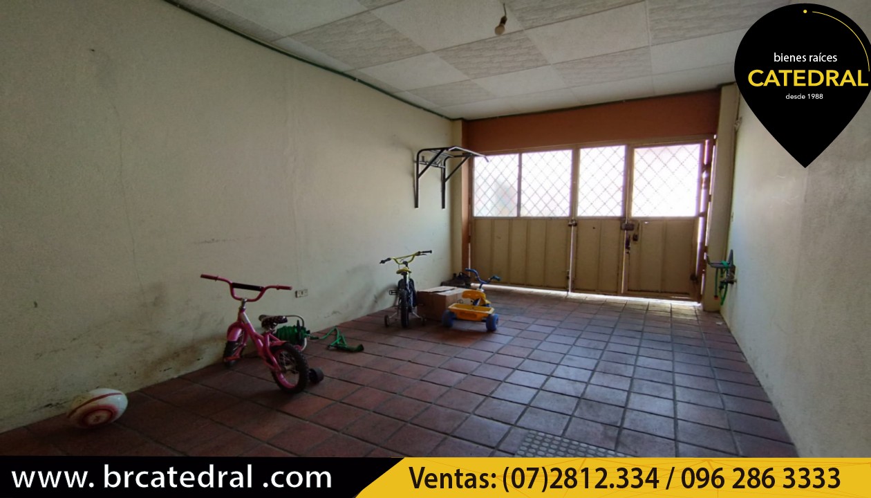Villa/Casa/Edificio de Venta en Cuenca Ecuador sector Remigio Crespo- calle Matovelle