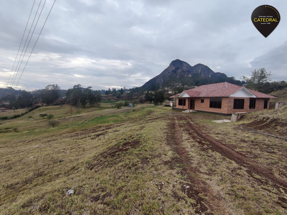 Villa Casa de Venta en Azogues Ecuador sector Cojitambo-Corralón 