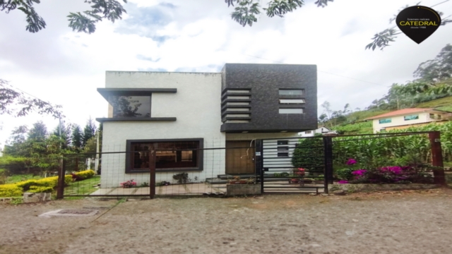 Villa Casa de Venta en Cuenca Ecuador sector Narancay