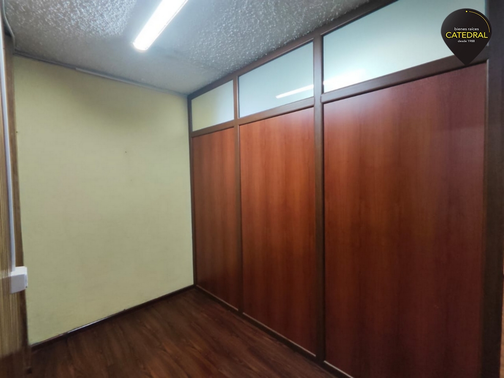 Oficina de Venta en Cuenca Ecuador sector Centro - Benigno Malo