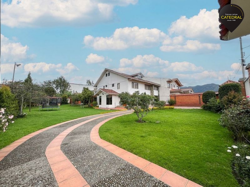 Villa Casa de Venta en Cuenca Ecuador sector Río Amarillo