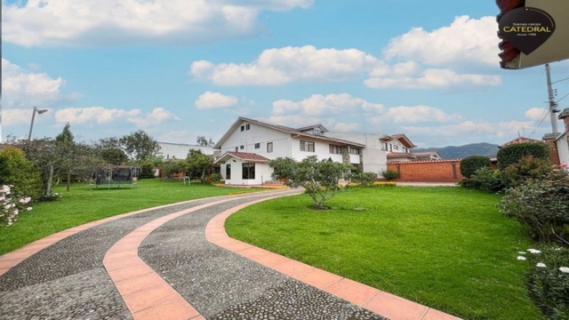 Villa Casa de Venta en Cuenca Ecuador sector Río Amarillo