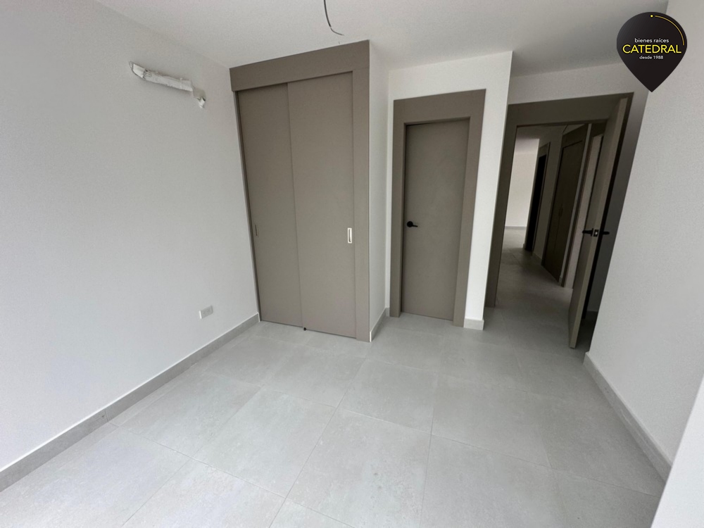 Departamento de Venta en Guayaquil Ecuador sector Ceibos  - Av. Leopoldo Carrera
