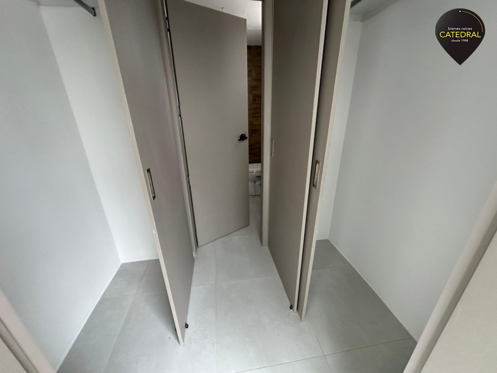 Departamento de Venta en Guayaquil Ecuador sector Ceibos  - Av. Leopoldo Carrera