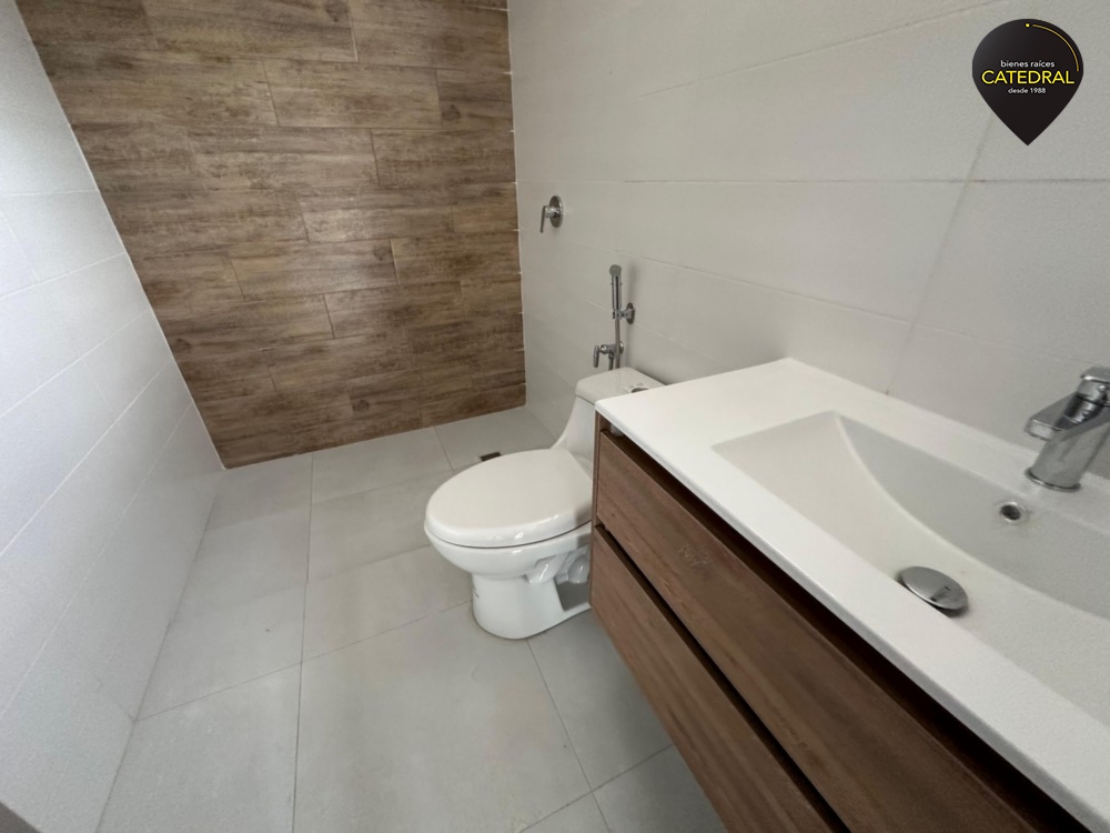 Departamento de Venta en Guayaquil Ecuador sector Ceibos  - Av. Leopoldo Carrera
