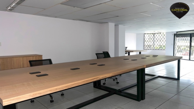 Local Comercial Oficina Edificio de Venta en Cuenca Ecuador sector Av. de las Américas