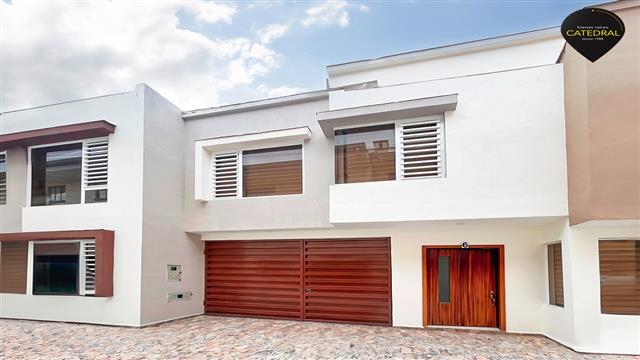 Villa Casa de Venta en Cuenca Ecuador sector Ricaurte