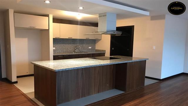 Departamento de Venta en Cuenca Ecuador sector Av. Americas - SuperStock