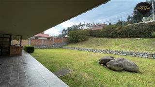 Villa Casa de Venta en Cuenca Ecuador sector Jardines del Río