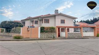 Villa Casa de Venta en Cuenca Ecuador sector Cdla. de los Médicos 