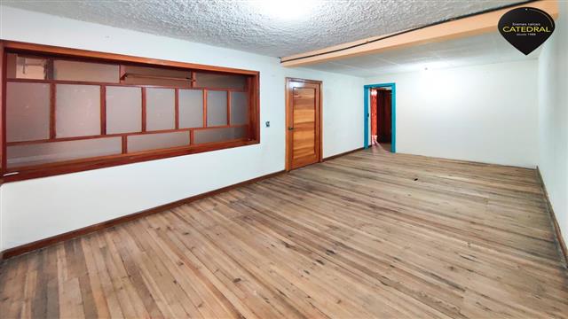 Local Comercial Oficina Edificio de Alquiler en Cuenca Ecuador sector Banco central